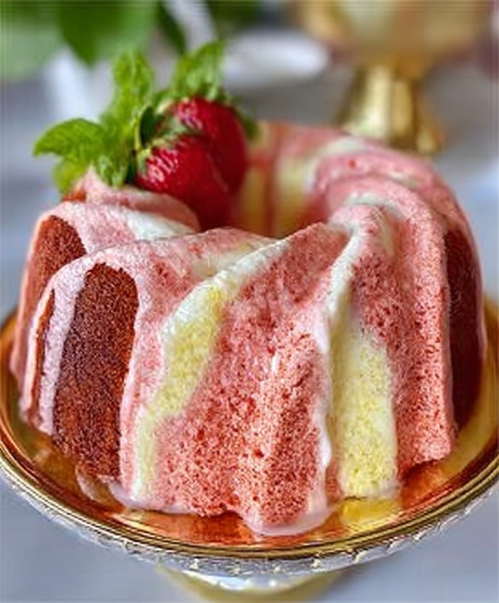 Rezept für einen saftigen Erdbeer-Milchshake-Pfundkuchen image 2