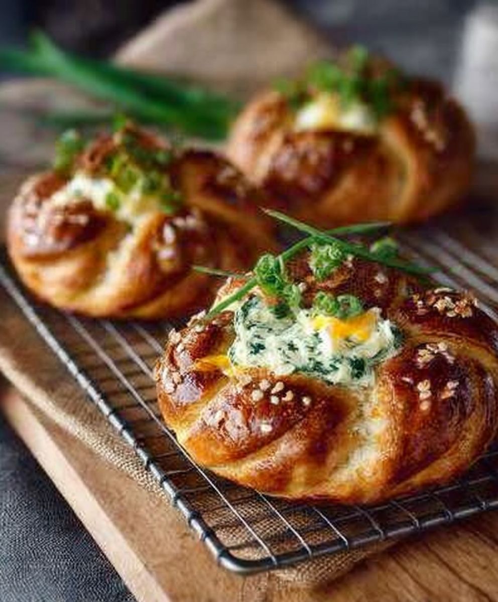 Brötchen mit Kräuterbutter für den Osterbrunch: Herzhafte Hasenbrötchen image 2