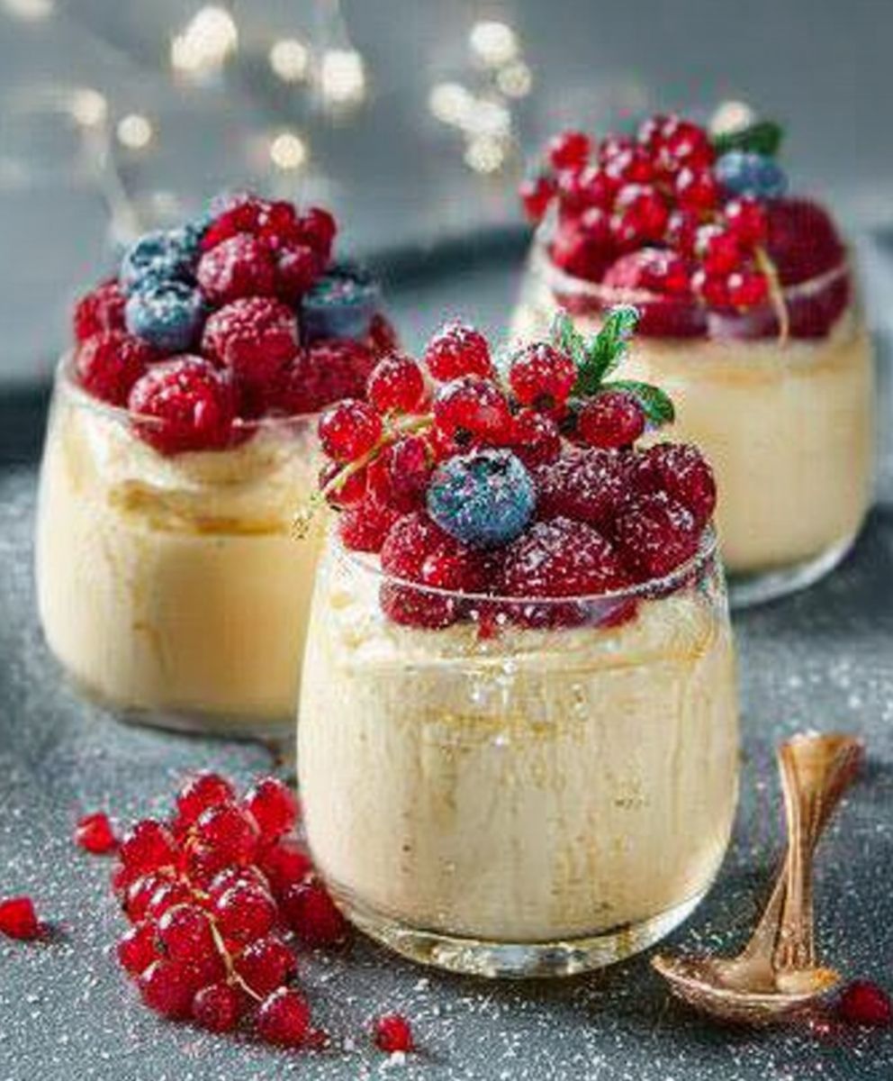 Ein schnelles und einfaches Rezept für vegane Vanille-Pudding-Mousse mit Beeren im Glas - Die luftig- image 2