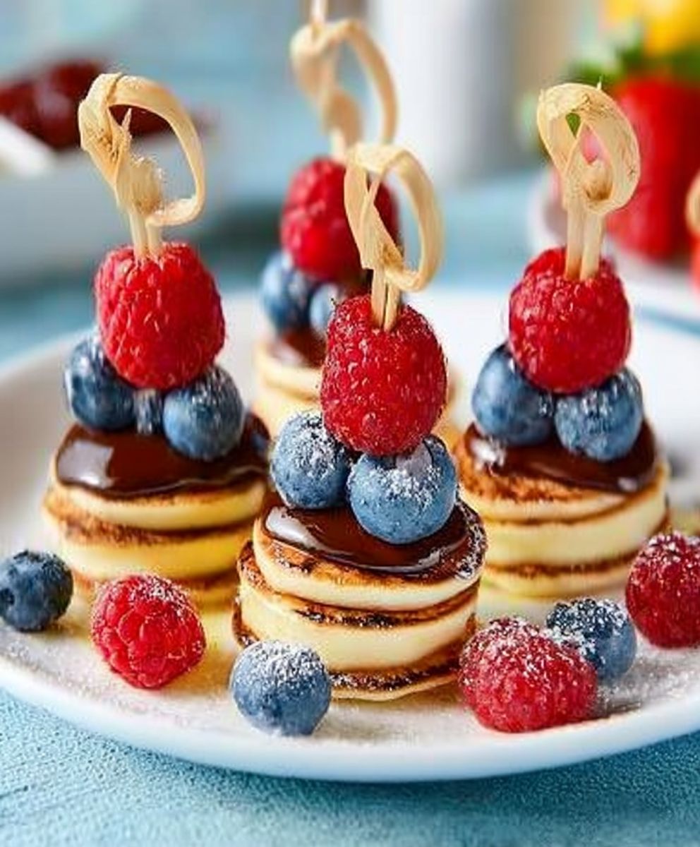Mini Pancake Spieße – süßes Fingerfood mit Beeren image 2